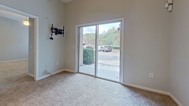 Building Photo - 2 Bed 2 Bath Condo Available in Villa Beauclerc!