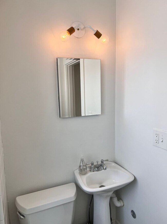 Building Photo - 3406 Erie Ave