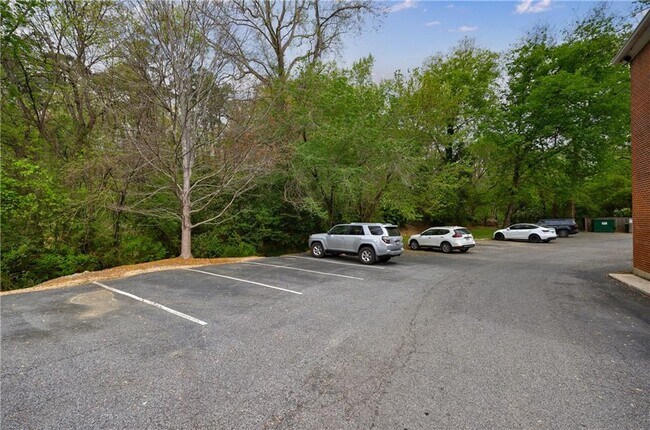 Building Photo - 115 Peachtree Memorial Dr NW