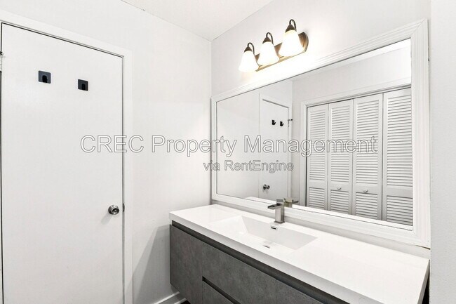 Building Photo - 2757 Jobee Dr