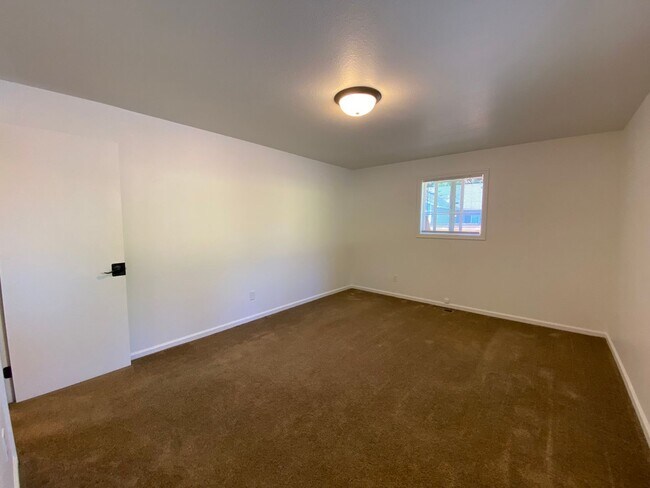 Building Photo - 355irv