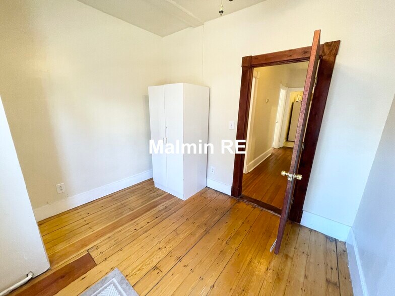 Building Photo - 19 Sachem St