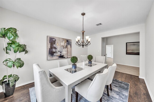 Building Photo - 1911 Mound Lake Dr