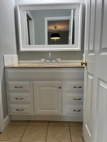 Building Photo - 386 Summer St