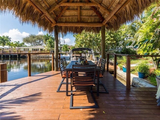 Building Photo - 2319 NE 16th Ave