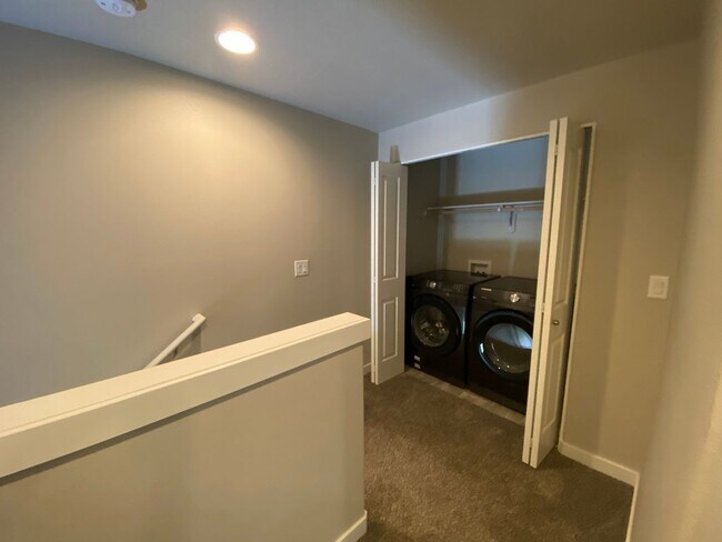 Building Photo - 61539 Aaron Way