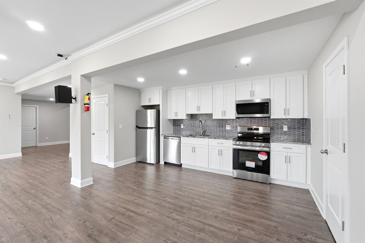 Building Photo - 304 Cochin Dr