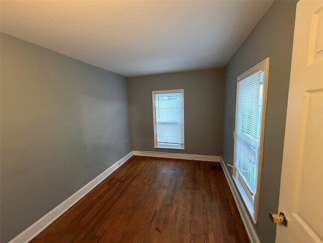 Building Photo - 190 Hawley St