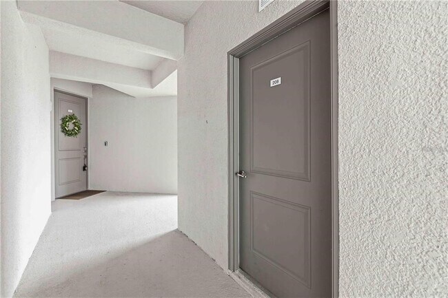Building Photo - 12240 Wellen Golf St