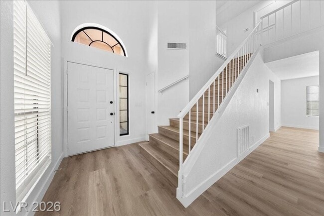 Building Photo - Modern 3Bed/2.5Bath/2Car - 2 Story Home Located In The Guard-Gated Los Prados Golf Community!