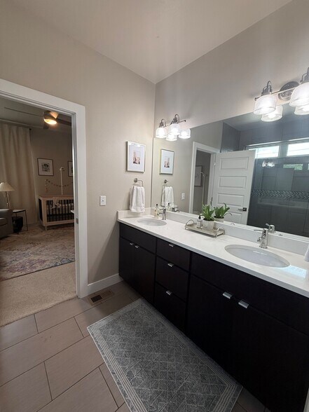 Primary Bath 2 - 2115 S Sherman St