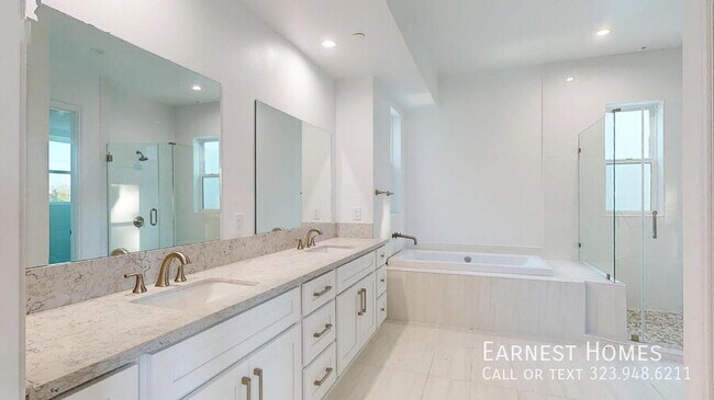 Building Photo - 8444 Camelia Ct