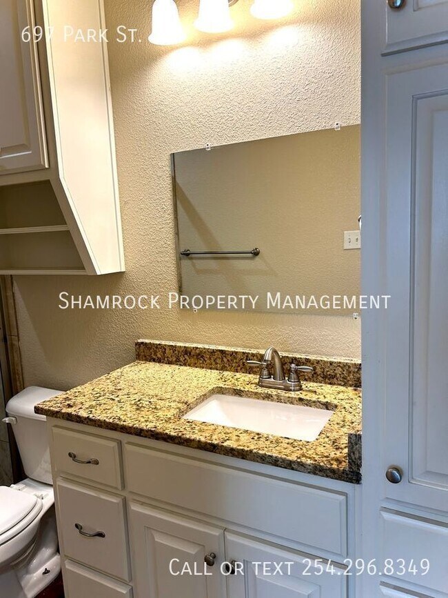 Building Photo - McGregor Springs Square Addition