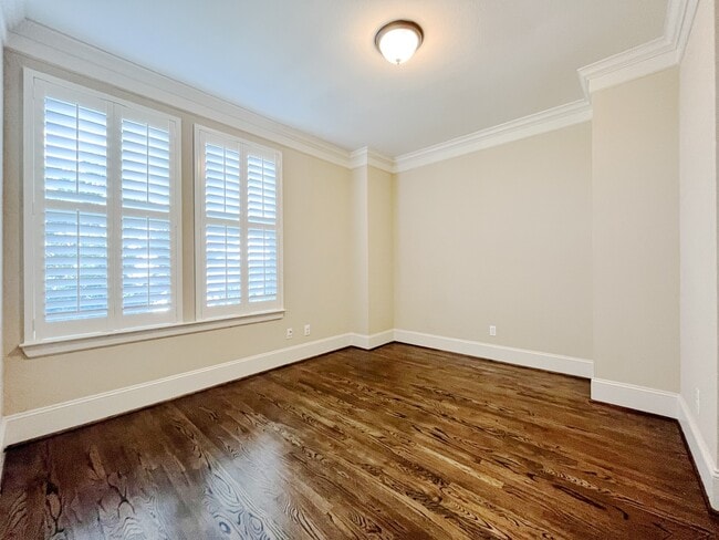 Building Photo - 5207 Gibson St