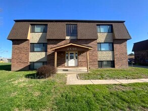 Building Photo - 2508 Eastview Dr