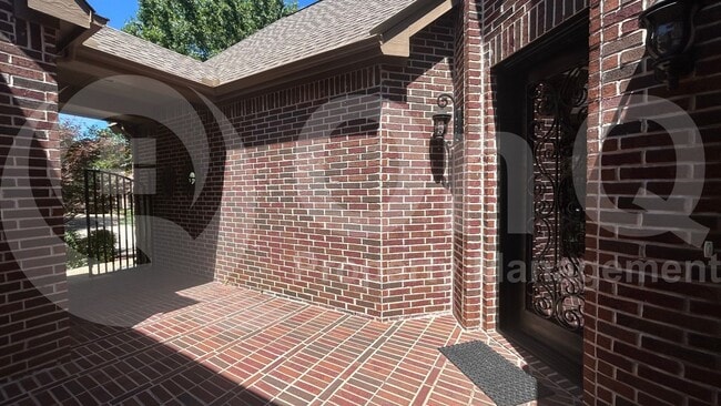 Building Photo - 4513 Cherokee Dr