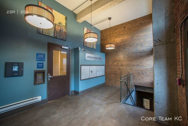 Building Photo - Loft in the Old Garment District!