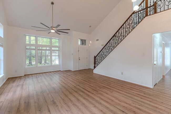 Building Photo - 34 E Trillium Cir