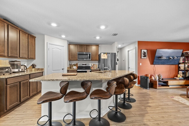 Building Photo - 2626 SW Monterrey Ln