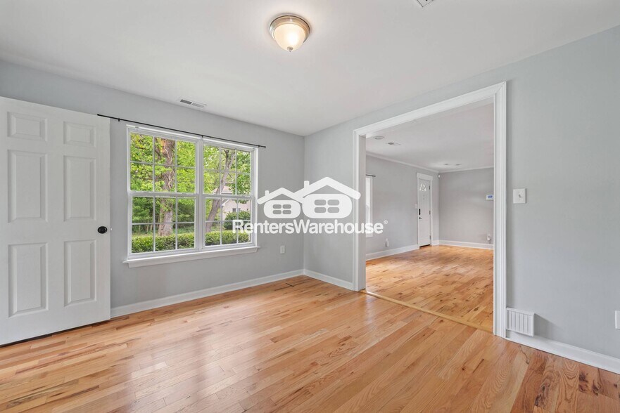 Building Photo - 792 Hillwell Rd