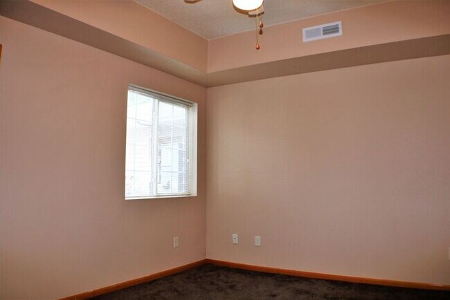 Building Photo - $1,210 | 2 Bedroom, 1 Bathroom Condo | Sublease | Pet Friendly* | Available for an Immediate Move...