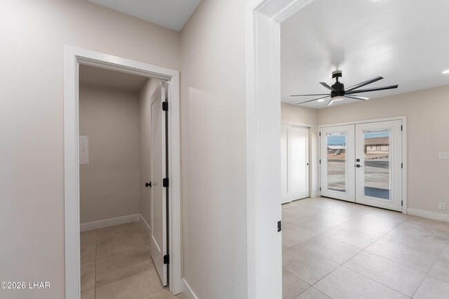 Building Photo - 2150 Lake Havasu Plaza