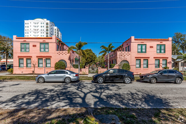 Building Photo - Spanish Oaks Apartments