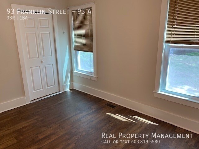 Building Photo - 1st Floor 3 Bedroom Duplex- Great Location