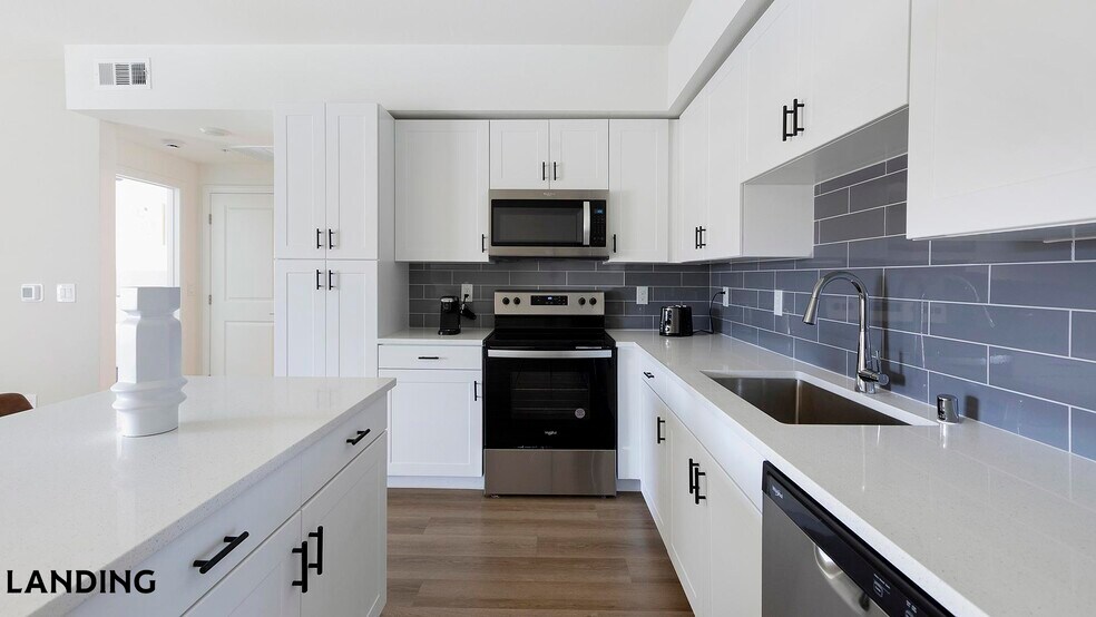 Building Photo - 760 S Boulder Hwy