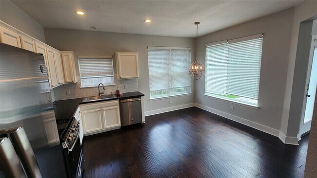 Building Photo - 8404 Tetbury Cove