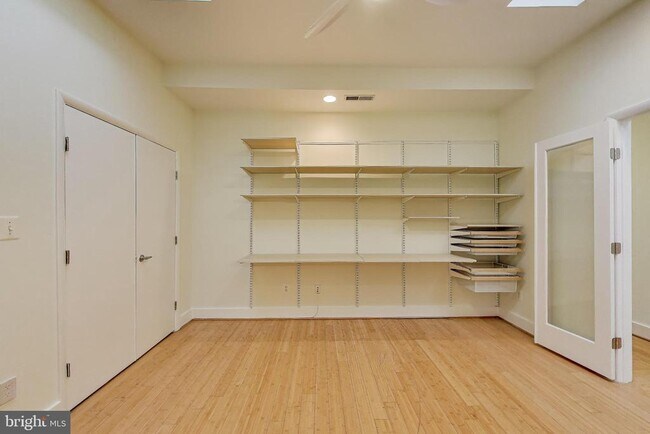 Building Photo - 1129 Columbia Rd NW