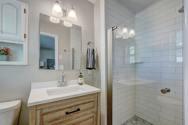 Building Photo - Turnkey Gem: Fully Furnished 5-Bedroom Home with Spacious Layout and Corner Lot!