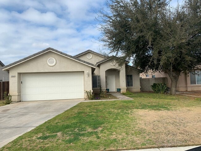 Building Photo - 2902 Tar Springs Ave