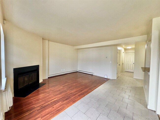 Building Photo - 5 Lexington Hills Rd