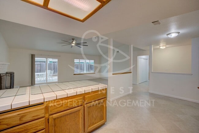 Building Photo - Walking distance to Joiner Park; GREAT corner lot home in Lincoln CA