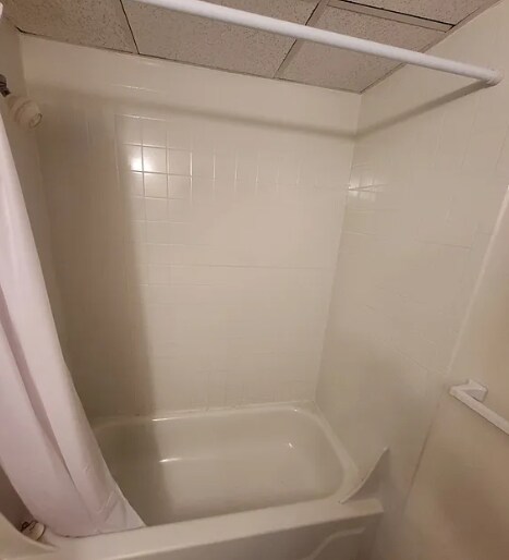 Images are representative samples of the advertised unit. Actual units shown during tours may differ - 1420 Boylston St