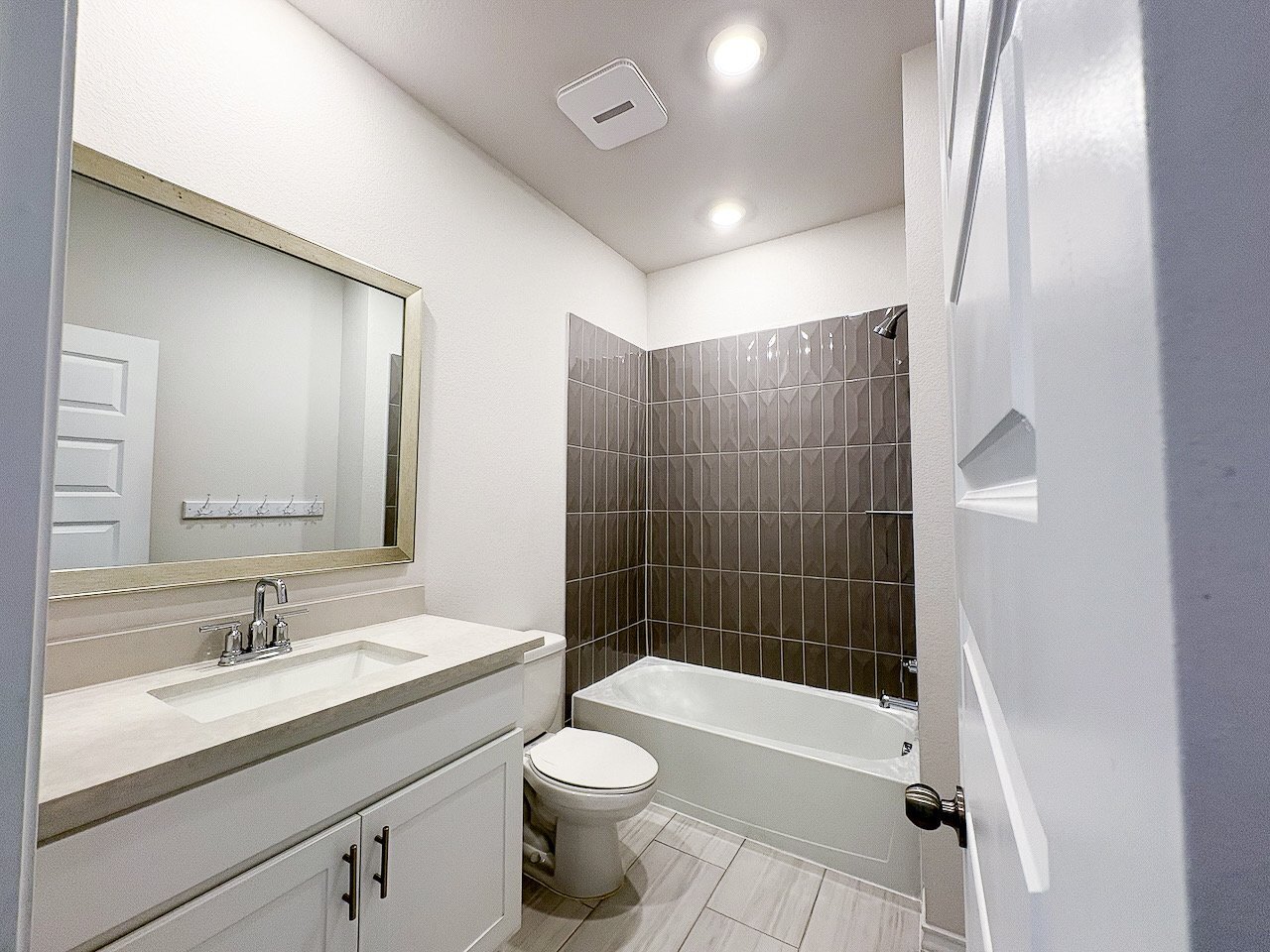 Building Photo - 4810 Plum Peach Bend