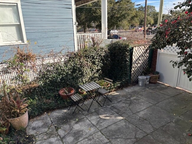 Building Photo - 226 E Gwinnett St