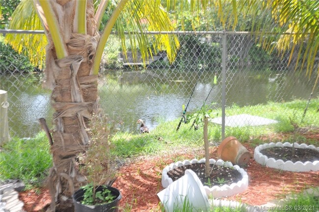 Building Photo - 250 N Biscayne River Dr