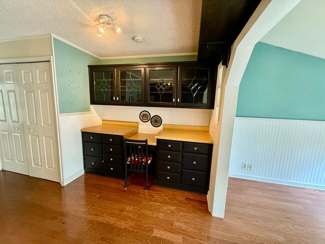 Building Photo - Long Term Rental - Smoke Rise Townhouse