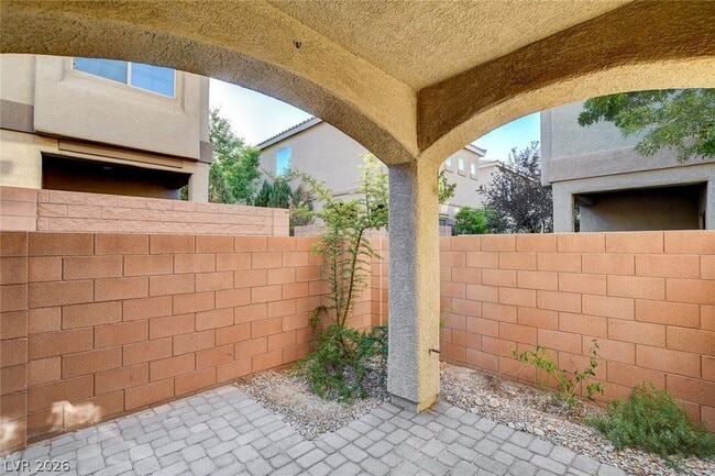 Building Photo - 9634 Volk Ave