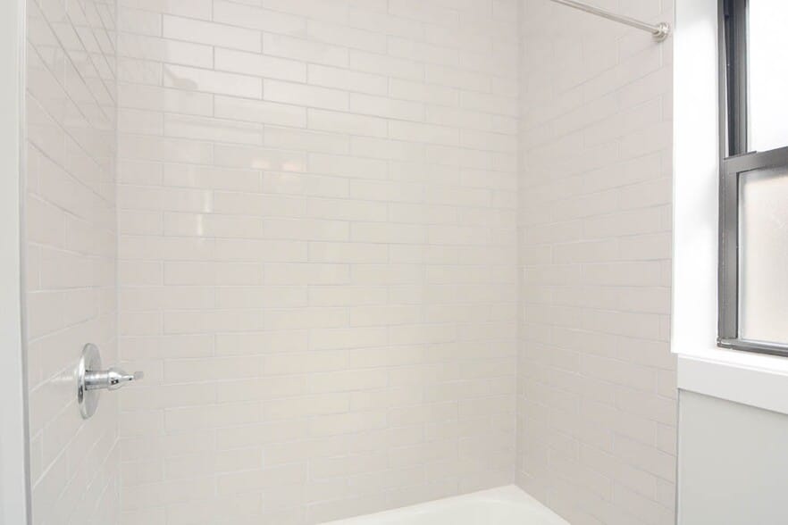 Building Photo - 722 W Brompton