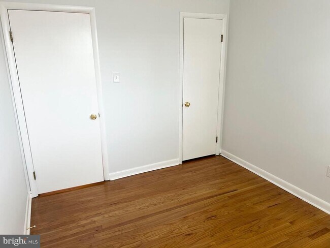 Building Photo - 1223 Drexel Ave