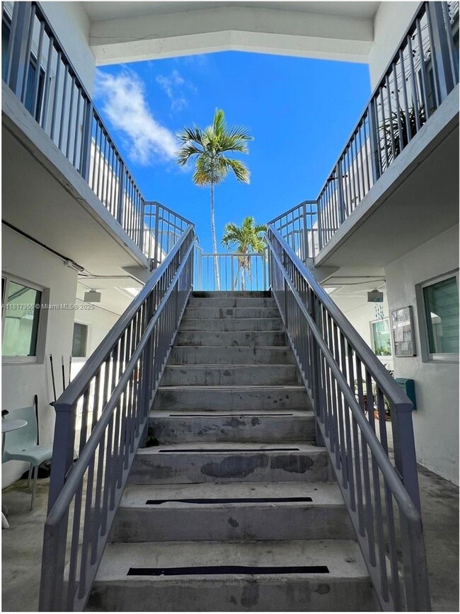 Building Photo - 8035 Crespi Blvd