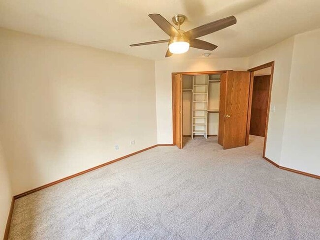 Building Photo - Spaceous newly remodeled 5 bedroom 3 bath ...