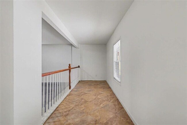 Building Photo - 3582 Cloudland Dr