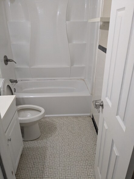 Building Photo - 1561 Repoll Rd