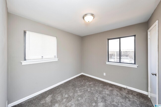 Building Photo - 212 Woodward Dr