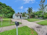 Building Photo - Gorgeous New 3 bedroom 2  bath - one Story home in Oakland Park