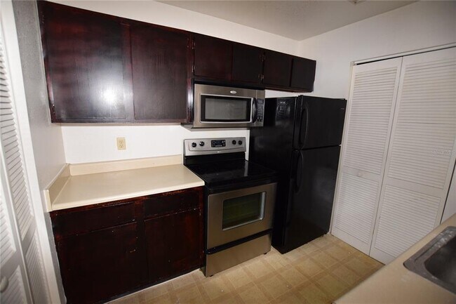 Building Photo - 11550 Westwood Blvd